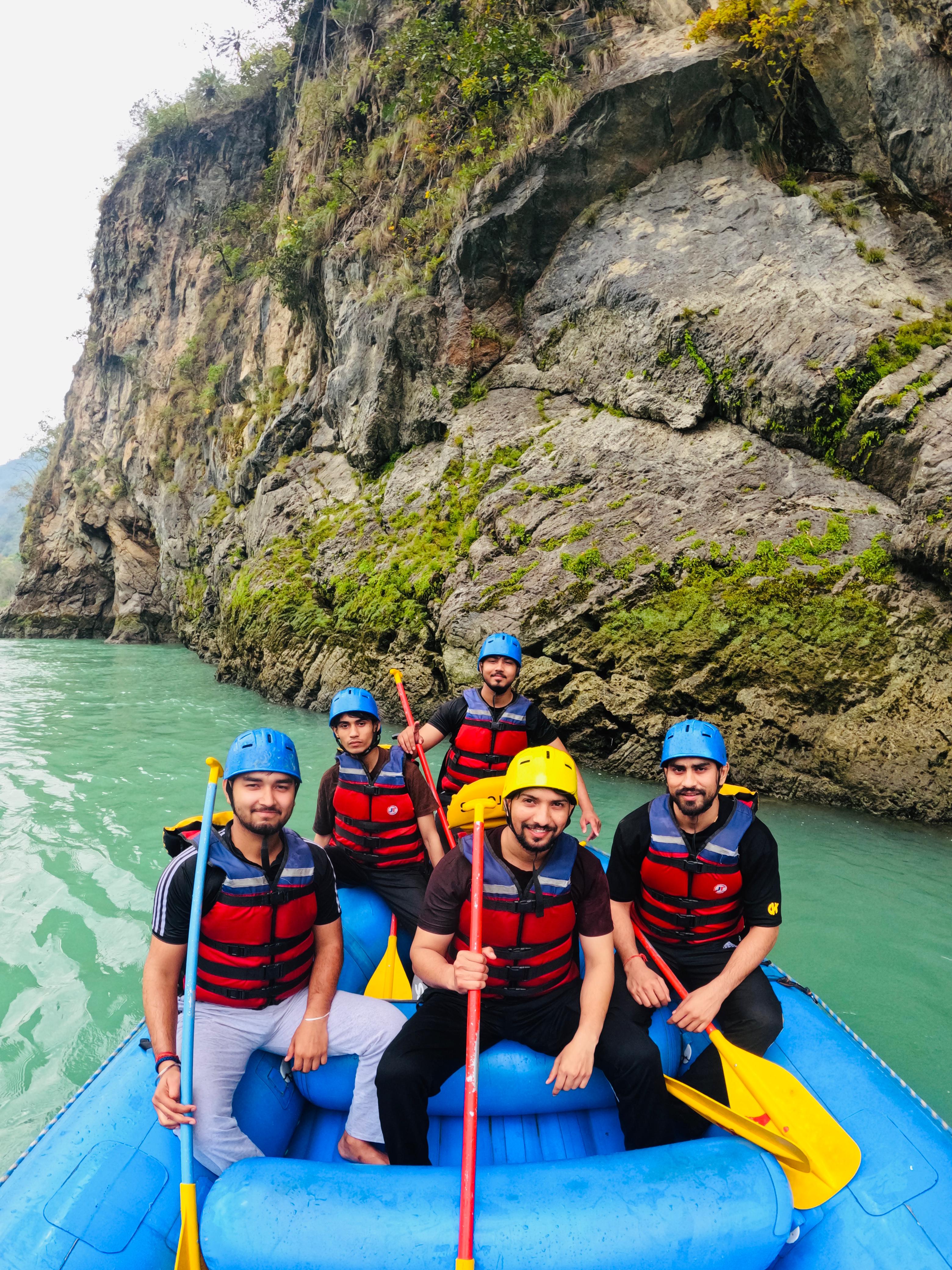 16 KM Shivpuri river rafting package in Rishikesh